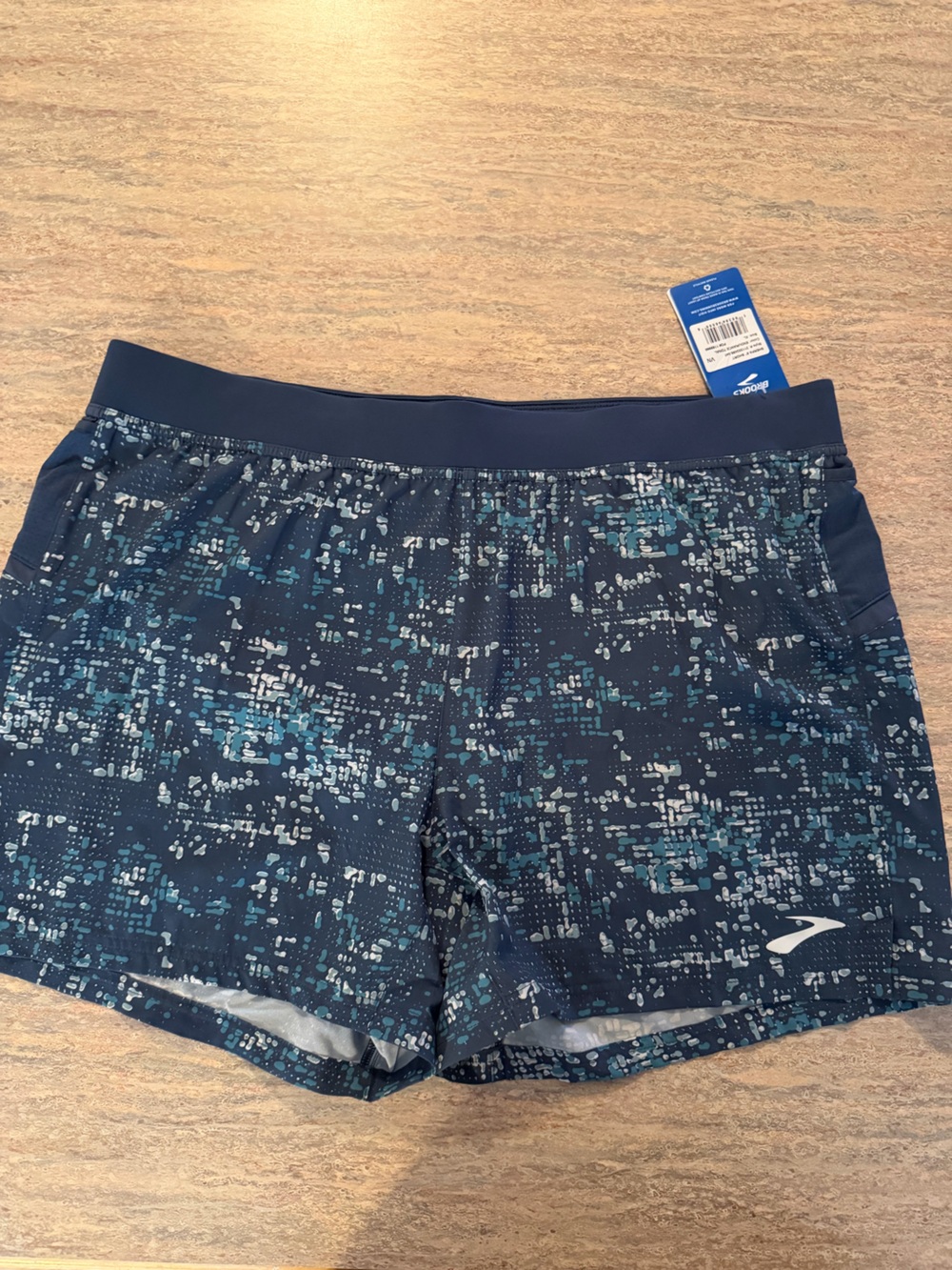 Brooks Men’s Navy Pixel-Print Athletic Shorts